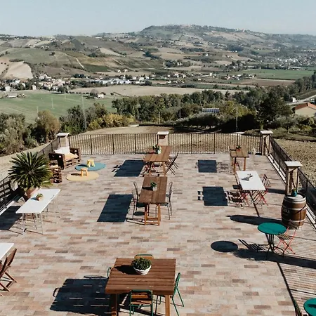 Cantina Le Cana Apartment Carassai